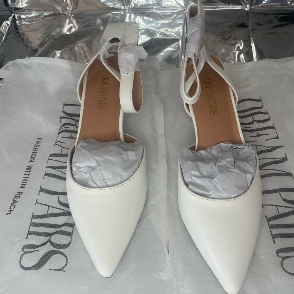 Dream Pairs White Size 7 Kitten Heels